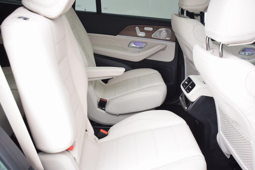 new 2025 Mercedes-Benz GLS 580 car, priced at $128,995