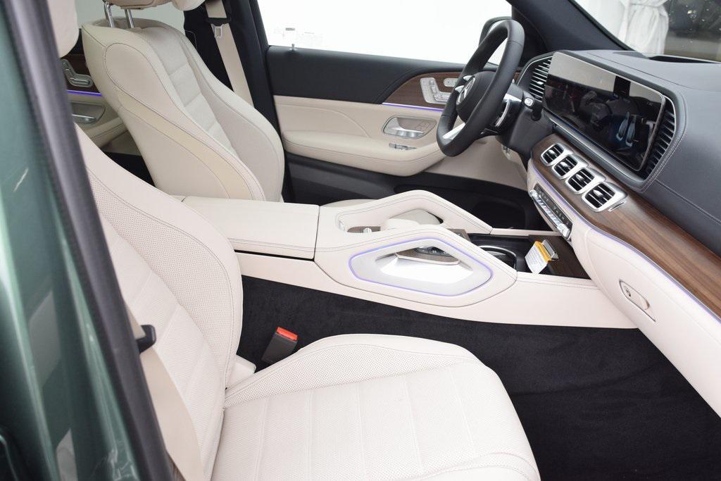 new 2025 Mercedes-Benz GLS 580 car, priced at $128,995