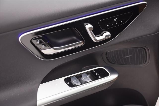 new 2025 Mercedes-Benz GLC 300 car, priced at $53,225