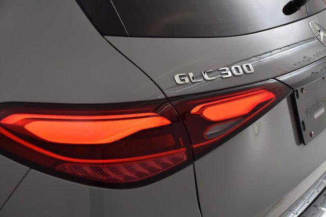 new 2025 Mercedes-Benz GLC 300 car, priced at $60,725