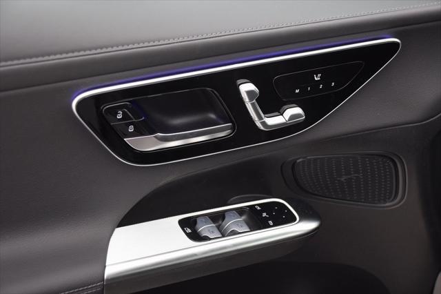 new 2025 Mercedes-Benz GLC 300 car, priced at $60,450