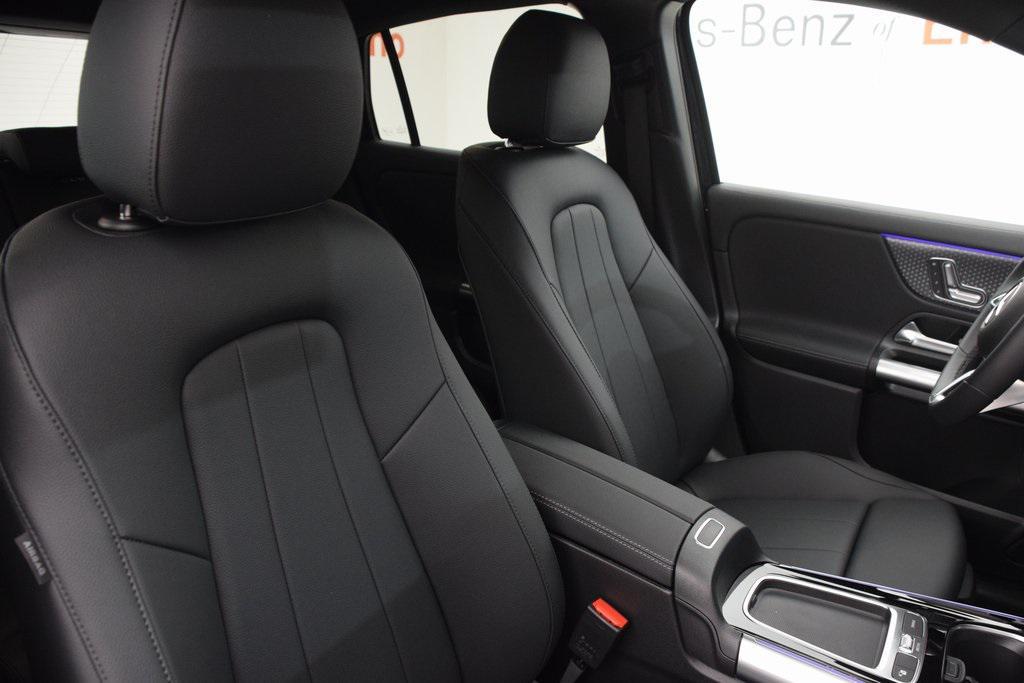 new 2025 Mercedes-Benz GLA 250 car, priced at $46,195