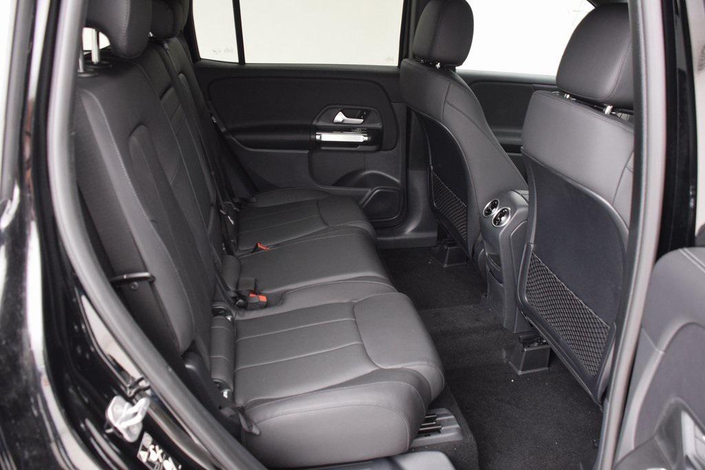 new 2025 Mercedes-Benz GLB 250 car, priced at $47,620
