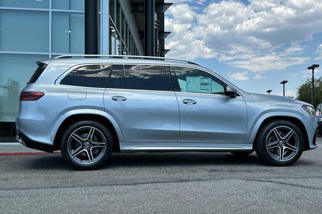 new 2025 Mercedes-Benz GLS 450 car