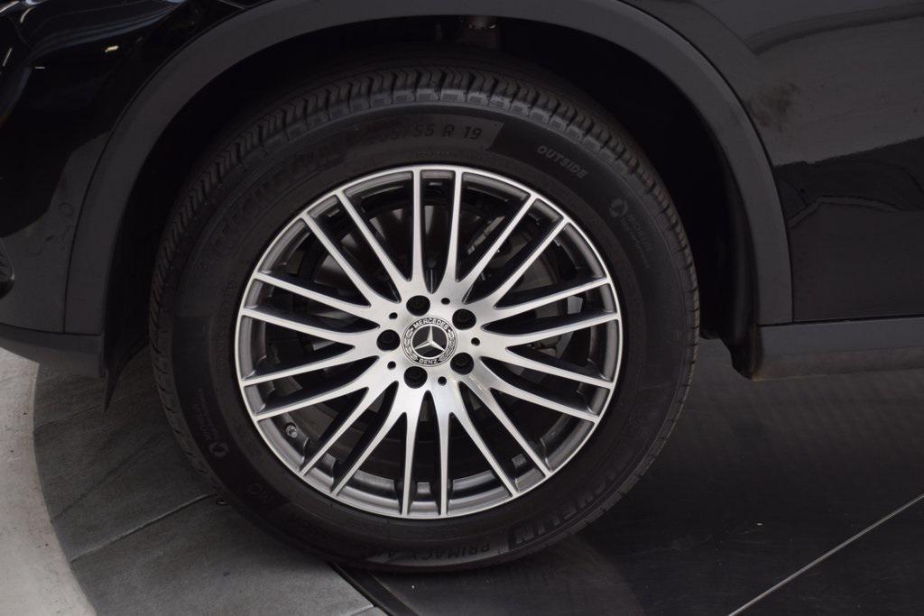 used 2025 Mercedes-Benz GLC 300 car, priced at $47,397
