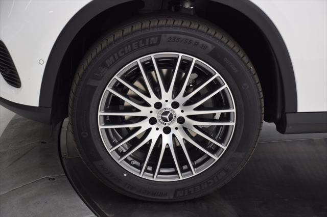 new 2025 Mercedes-Benz GLC 300 car, priced at $53,725