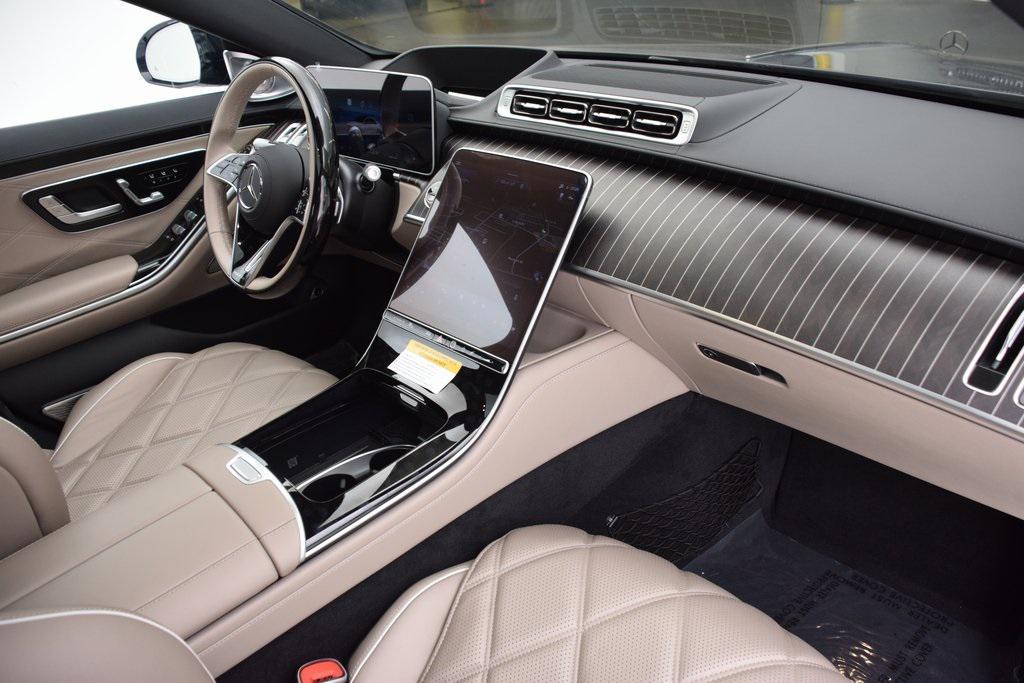 new 2025 Mercedes-Benz Maybach S 680 car, priced at $342,250