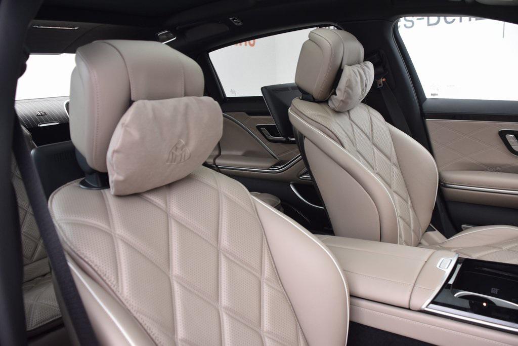 new 2025 Mercedes-Benz Maybach S 680 car, priced at $342,250