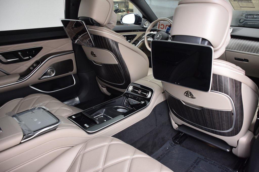 new 2025 Mercedes-Benz Maybach S 680 car, priced at $342,250