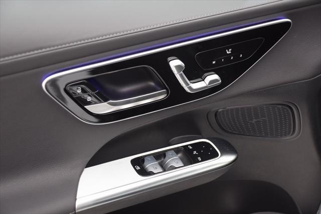 new 2025 Mercedes-Benz GLC 350e car, priced at $68,175
