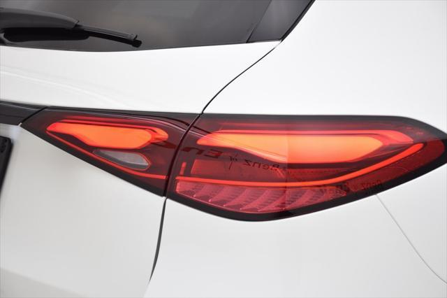 new 2025 Mercedes-Benz GLC 300 car, priced at $53,225