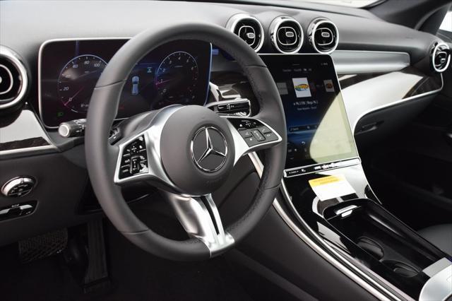 new 2025 Mercedes-Benz GLC 300 car, priced at $53,225