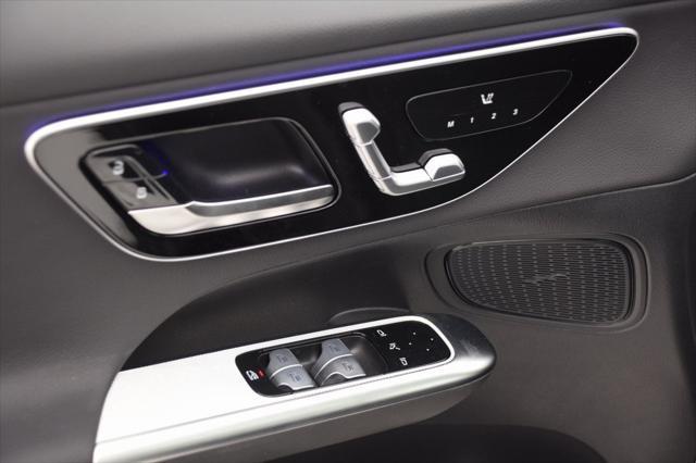 new 2025 Mercedes-Benz GLC 300 car, priced at $53,225