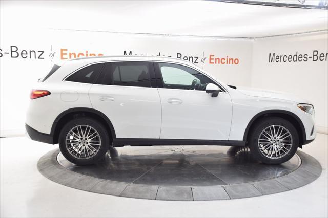 new 2025 Mercedes-Benz GLC 300 car, priced at $53,225