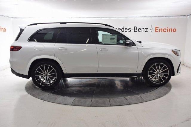 new 2024 Mercedes-Benz GLS 580 car