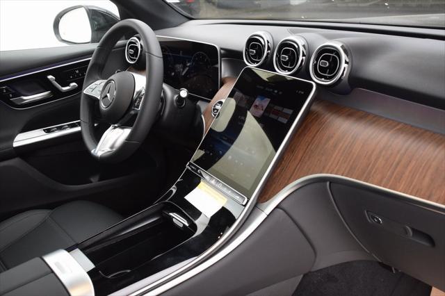 new 2025 Mercedes-Benz GLC 300 car, priced at $52,625