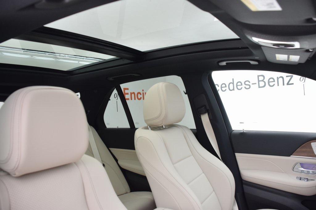 new 2025 Mercedes-Benz GLE 450 car, priced at $84,530