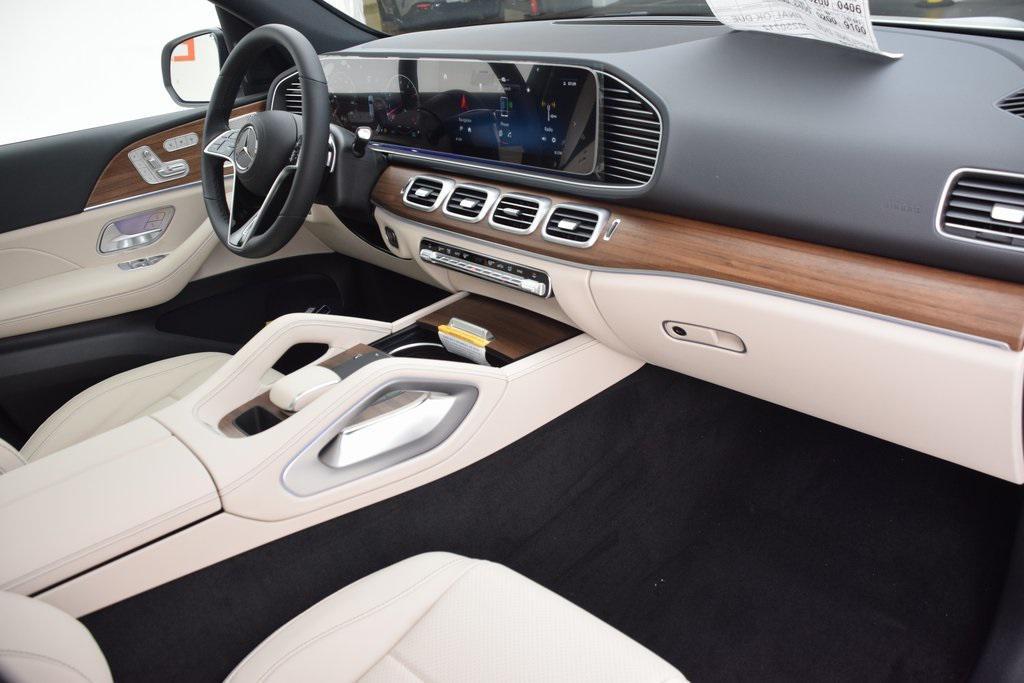 new 2025 Mercedes-Benz GLE 450 car, priced at $84,530