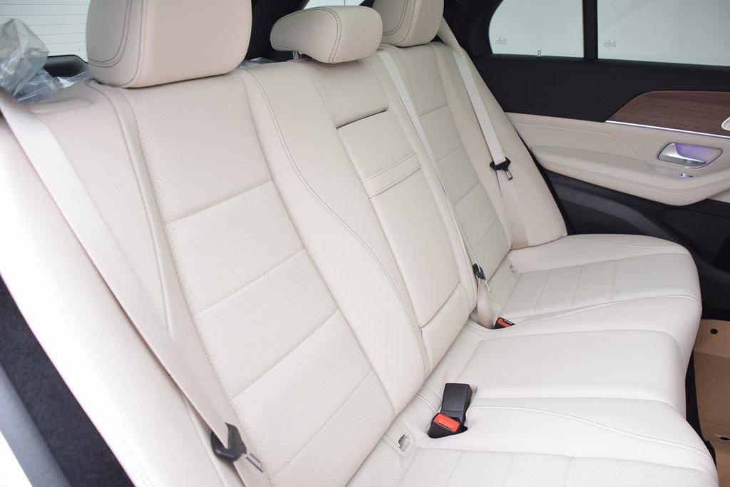 new 2025 Mercedes-Benz GLE 450 car, priced at $84,530