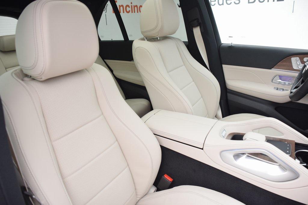 new 2025 Mercedes-Benz GLE 450 car, priced at $84,530