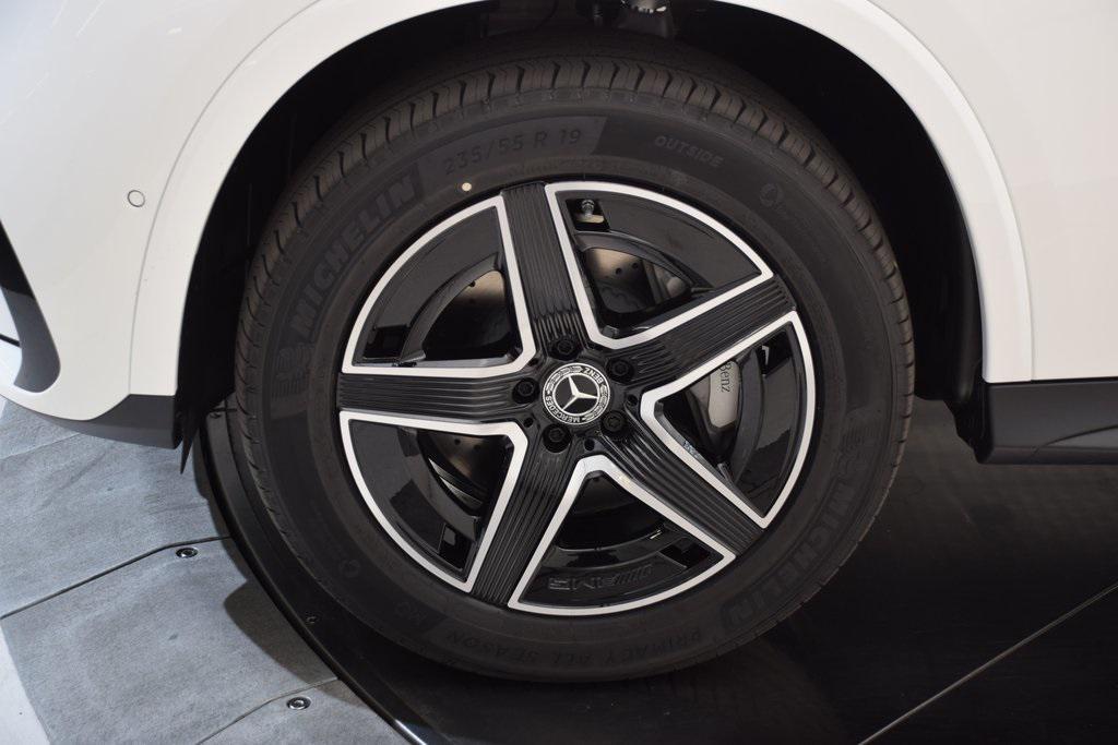 new 2025 Mercedes-Benz GLC 300 car, priced at $64,255