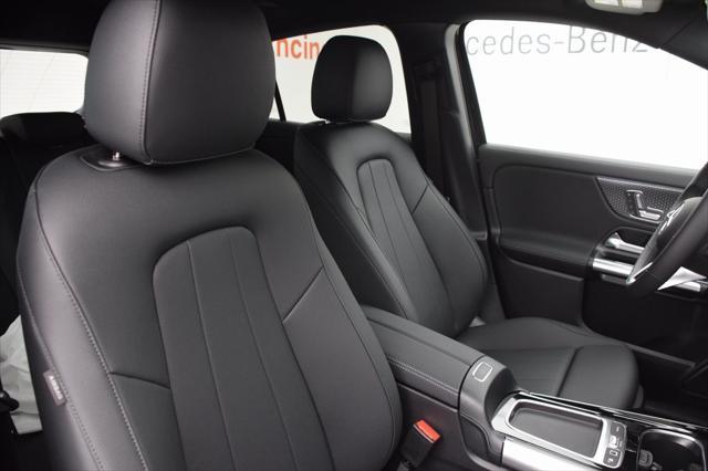 new 2025 Mercedes-Benz GLA 250 car, priced at $44,620
