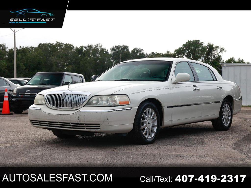 used 2006 Lincoln Town Car car, priced at $4,900