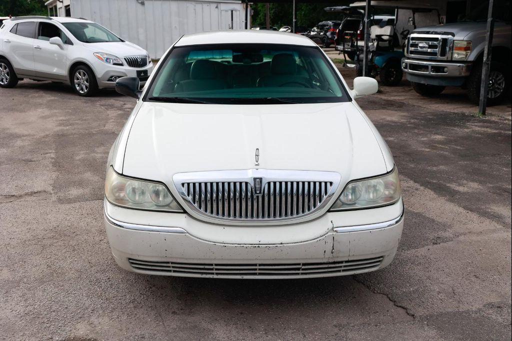 used 2006 Lincoln Town Car car, priced at $4,900