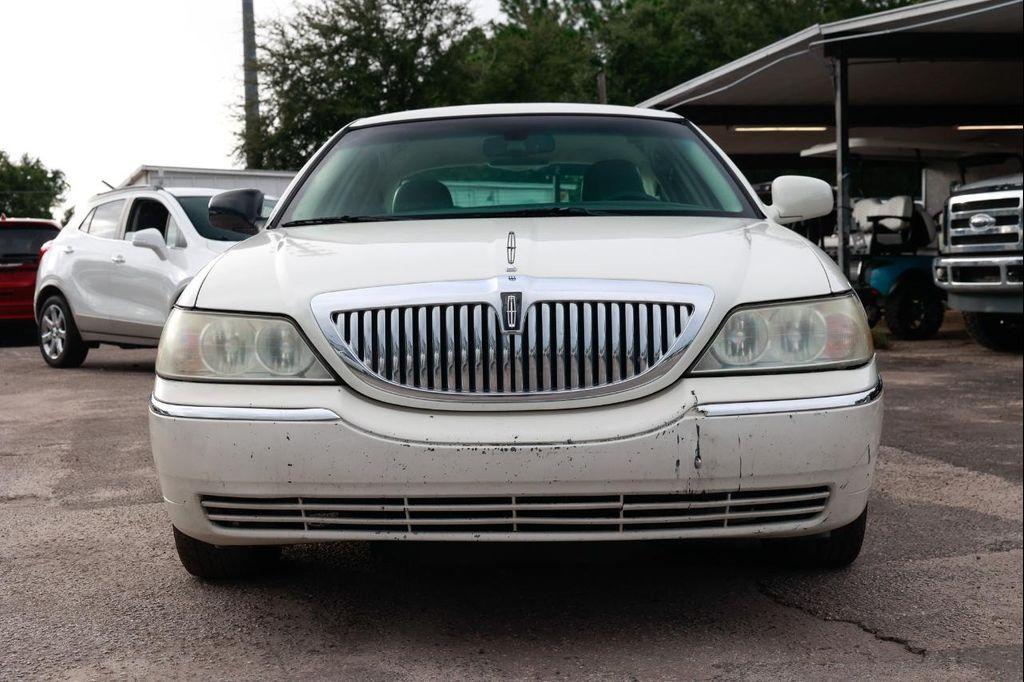 used 2006 Lincoln Town Car car, priced at $4,900