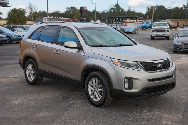 used 2014 Kia Sorento car, priced at $5,900