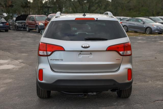 used 2014 Kia Sorento car, priced at $5,900