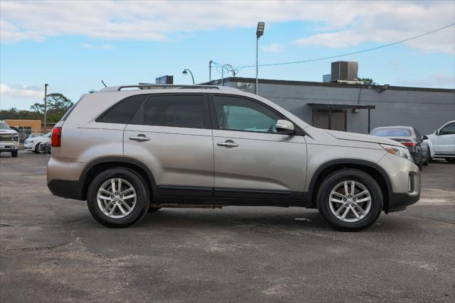 used 2014 Kia Sorento car, priced at $5,900