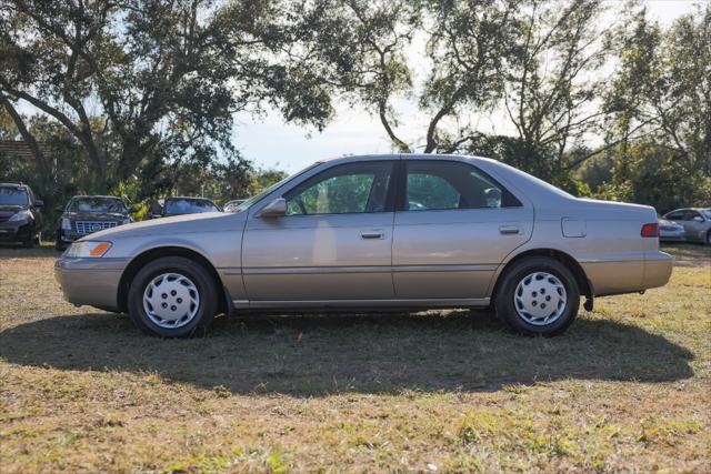 used 1998 Toyota Camry car, priced at $5,900