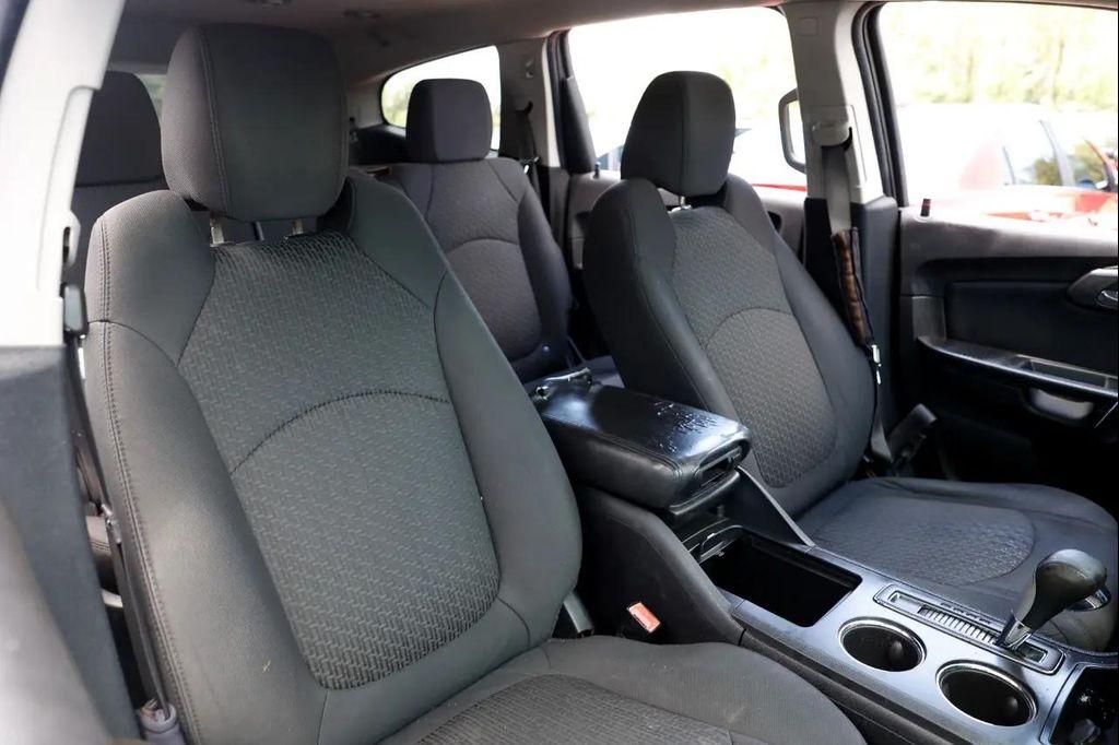 used 2011 Chevrolet Traverse car, priced at $2,700