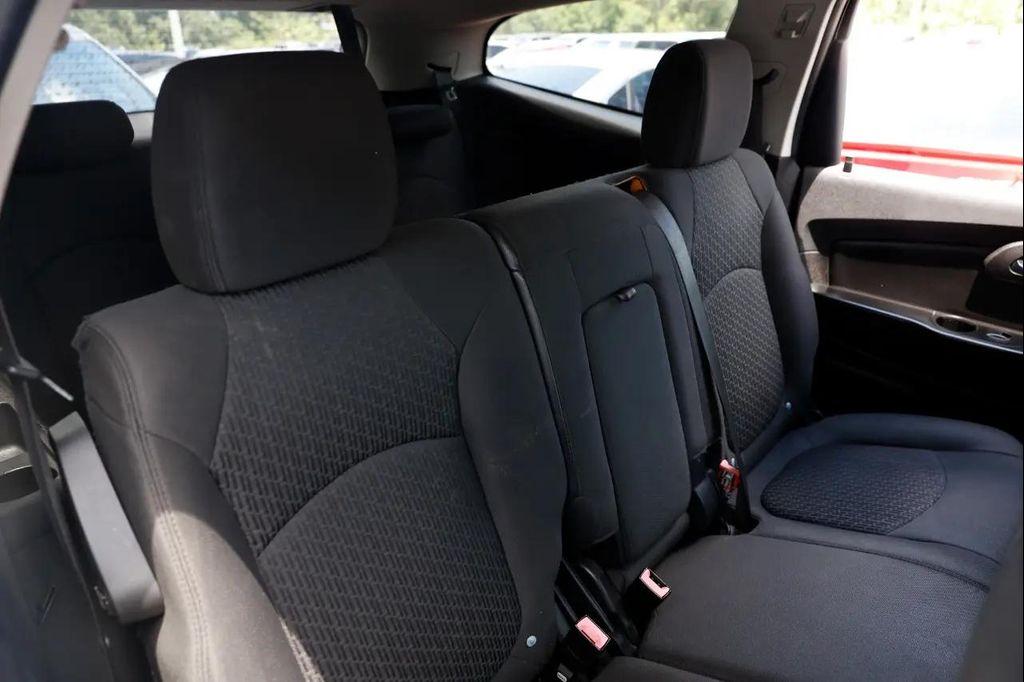 used 2011 Chevrolet Traverse car, priced at $2,700