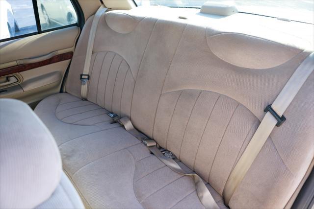 used 2000 Mercury Grand Marquis car, priced at $2,900