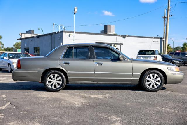 used 2000 Mercury Grand Marquis car, priced at $2,900