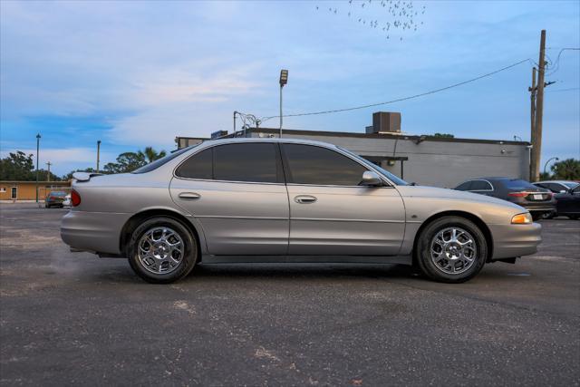 used 2000 Oldsmobile Intrigue car, priced at $3,500