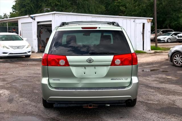 used 2007 Toyota Sienna car, priced at $3,500
