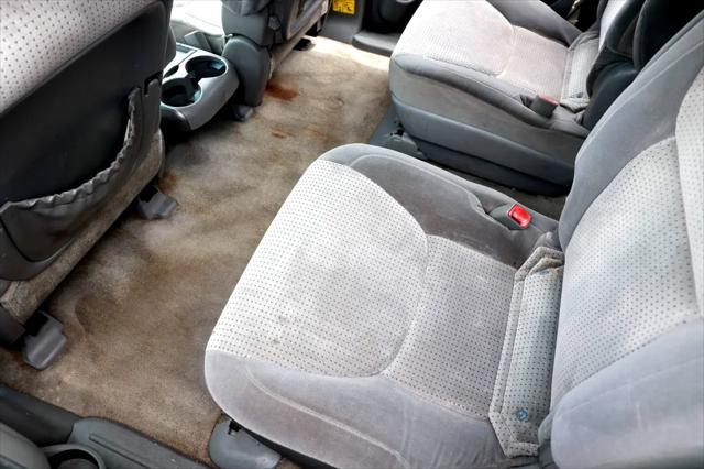 used 2007 Toyota Sienna car, priced at $3,500