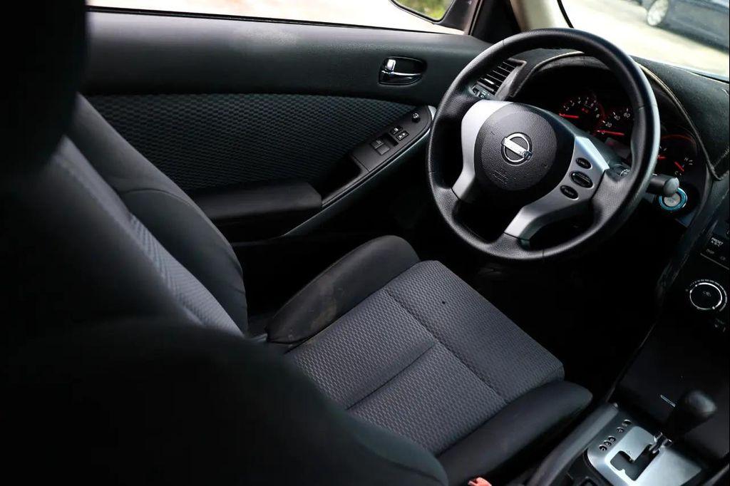 used 2009 Nissan Altima car, priced at $3,200
