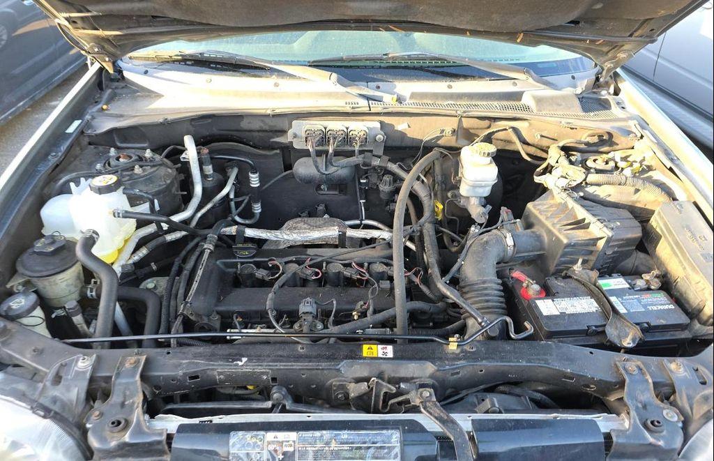 used 2007 Ford Escape car, priced at $2,500