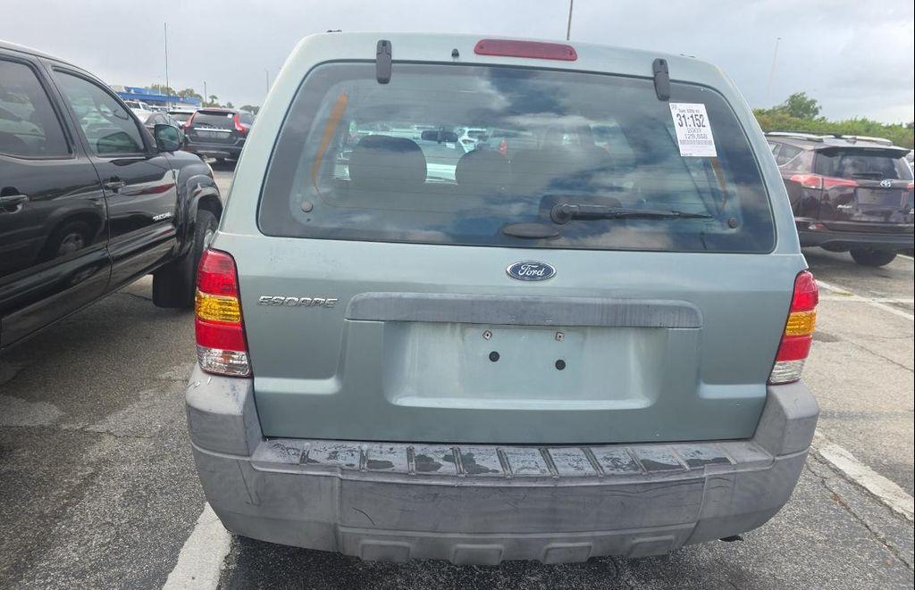 used 2007 Ford Escape car, priced at $2,500