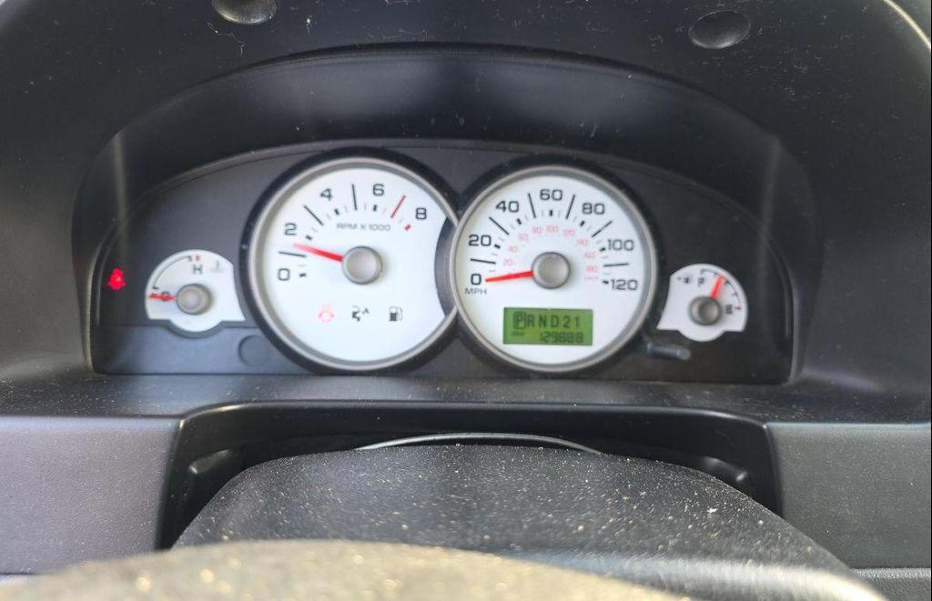 used 2007 Ford Escape car, priced at $2,500