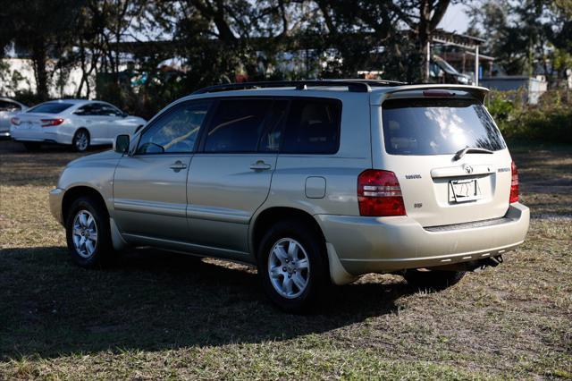 used 2003 Toyota Highlander car, priced at $4,900