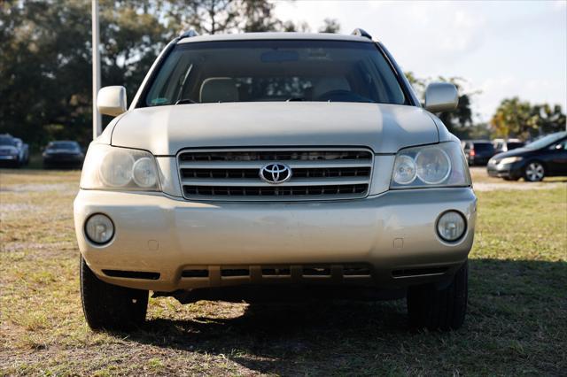 used 2003 Toyota Highlander car, priced at $4,900