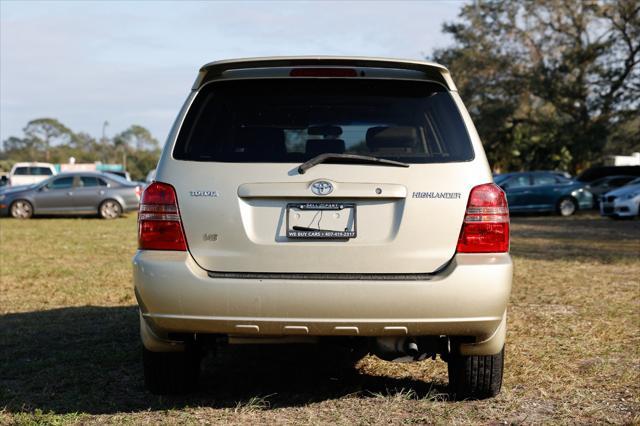 used 2003 Toyota Highlander car, priced at $4,900