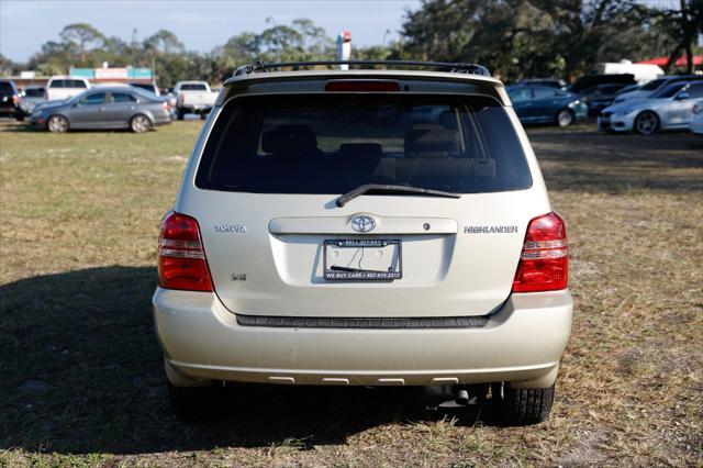 used 2003 Toyota Highlander car, priced at $4,900