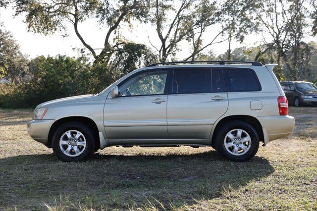 used 2003 Toyota Highlander car, priced at $4,900