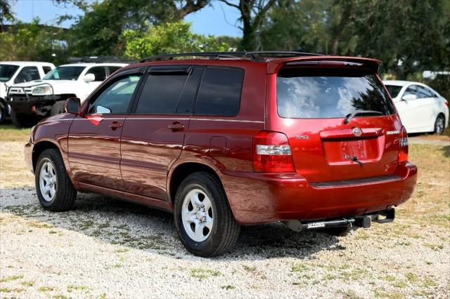 used 2006 Toyota Highlander car, priced at $4,900